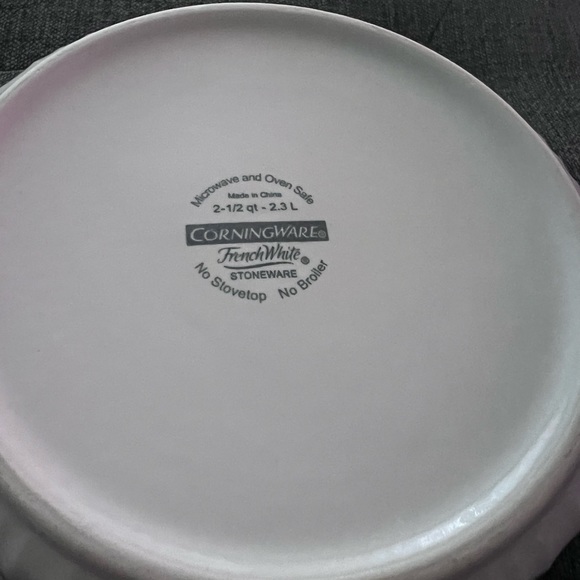 Corningware French White cooking/serving dish - Picture 3 of 7